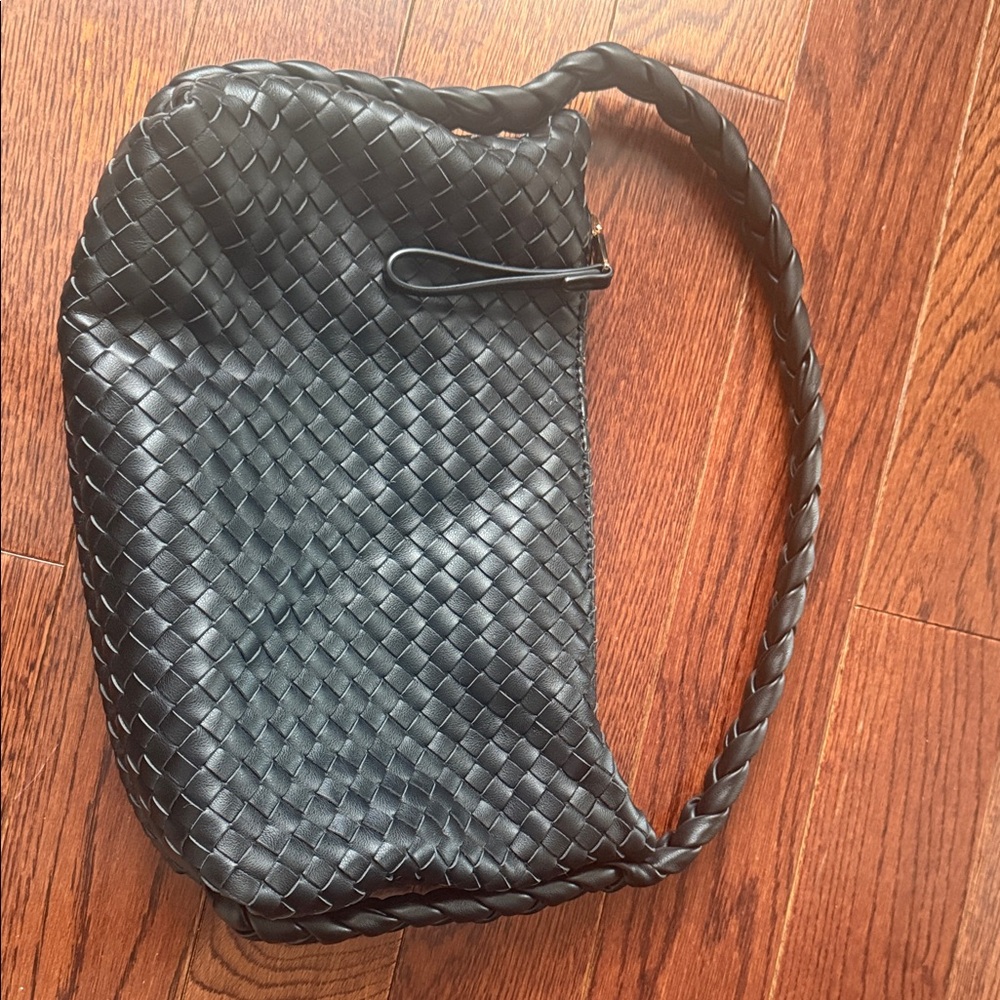 Elegant Black Woven Shoulder Bag